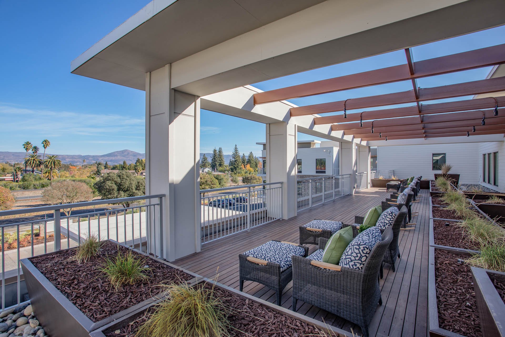 42_deck_11-20_SmithGroup_NapaSrLiving-887-Edit(1)